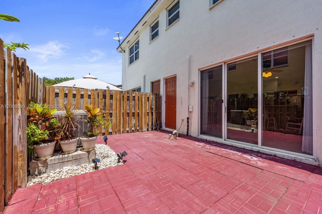 934 NE 42nd Ter , Homestead, FL 33033 Photo