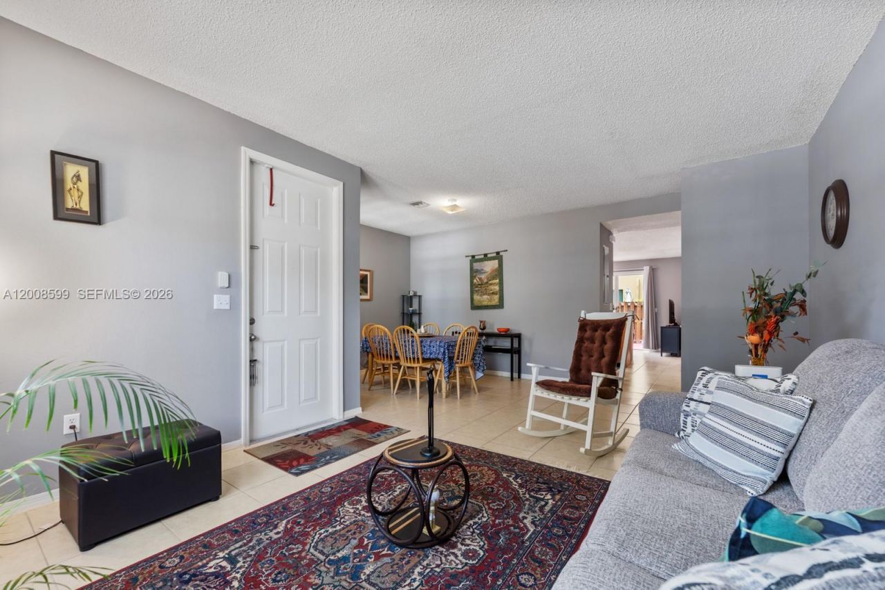 934 NE 42nd Ter , Homestead, FL 33033 Photo