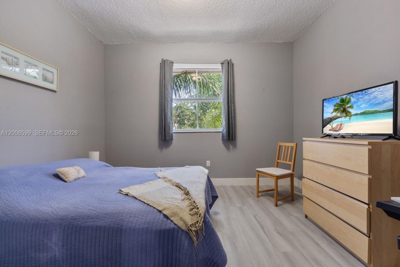 934 NE 42nd Ter , Homestead, FL 33033 Photo