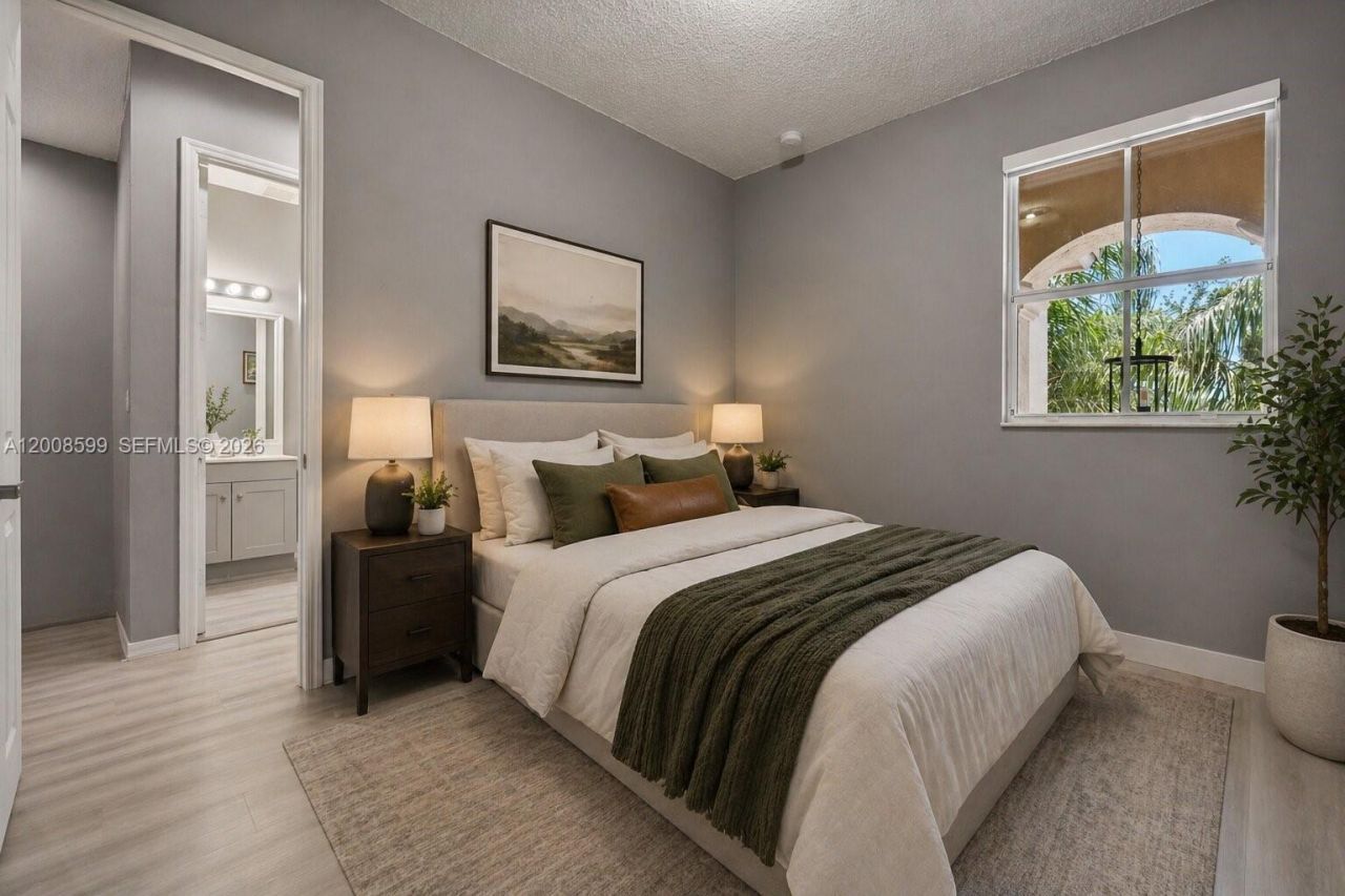 934 NE 42nd Ter , Homestead, FL 33033 Photo