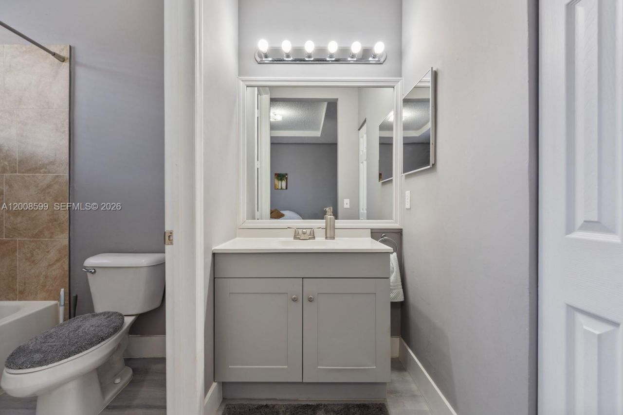 934 NE 42nd Ter , Homestead, FL 33033 Photo