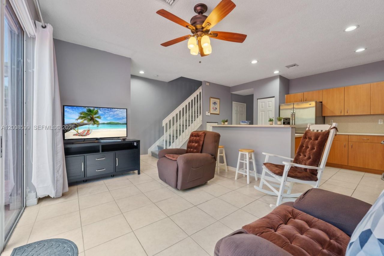 934 NE 42nd Ter , Homestead, FL 33033 Photo