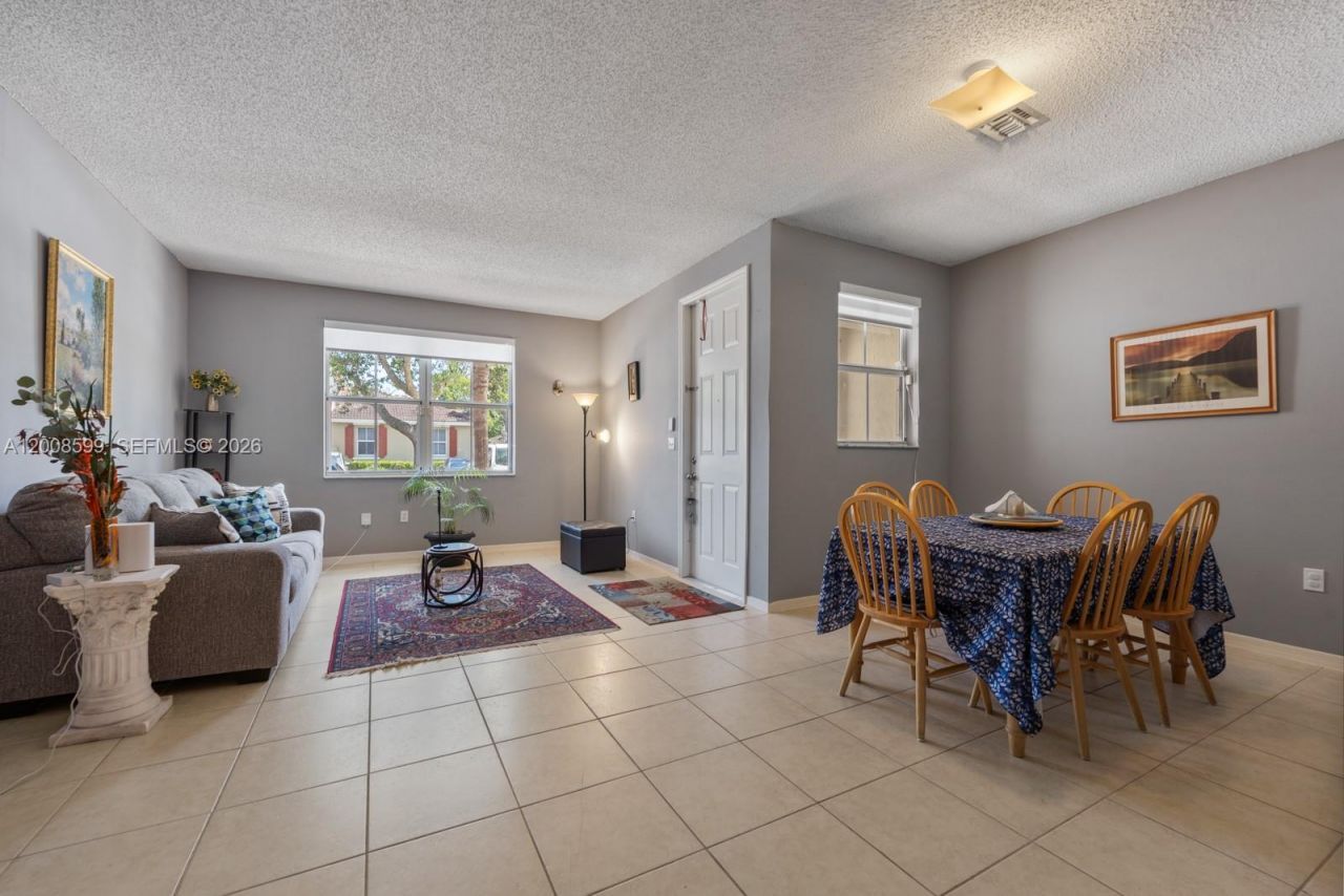 934 NE 42nd Ter , Homestead, FL 33033 Photo