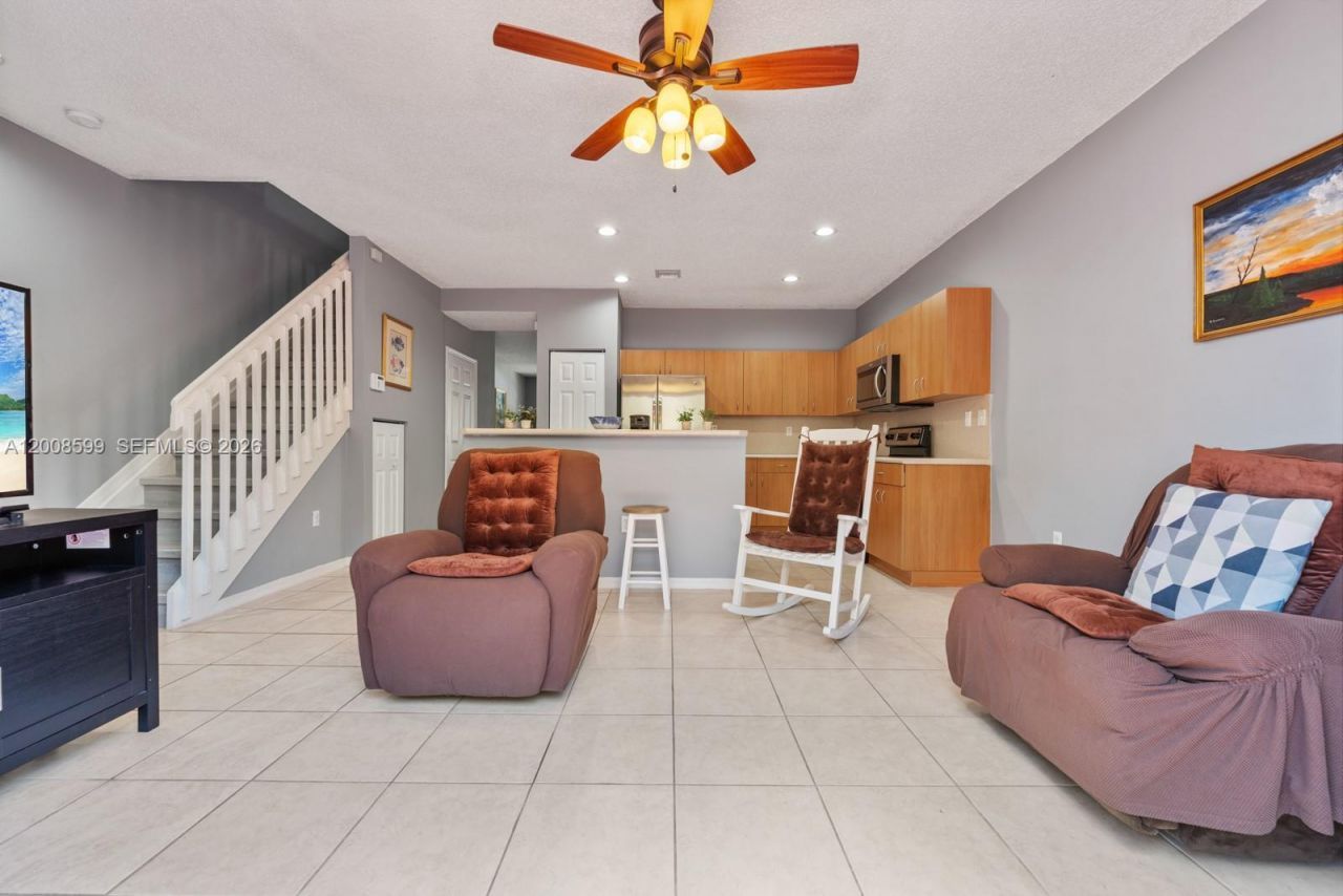 934 NE 42nd Ter , Homestead, FL 33033 Photo