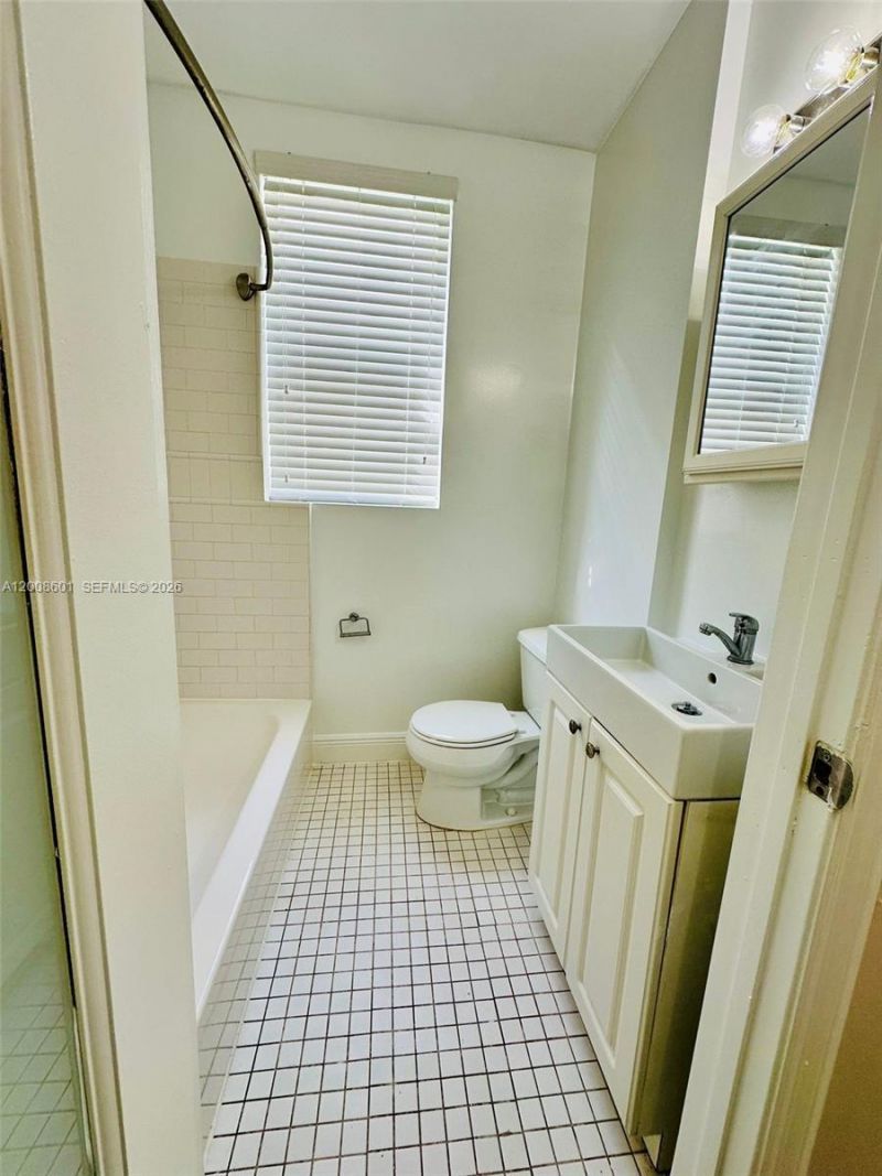 119 Menores Ave, Unit 5, Coral Gables, FL 33134 Photo