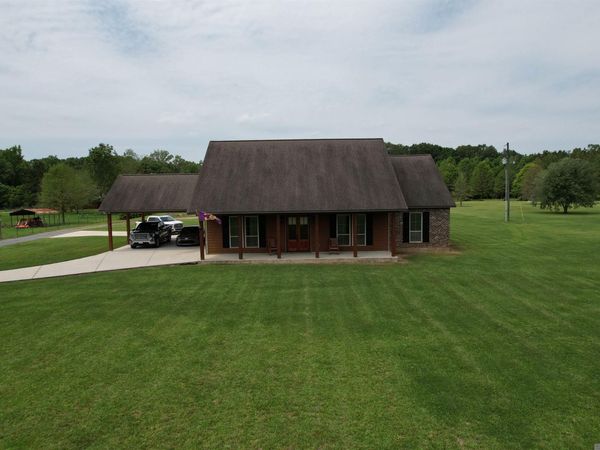 312 Lemon B Rd, Slaughter, LA 70777