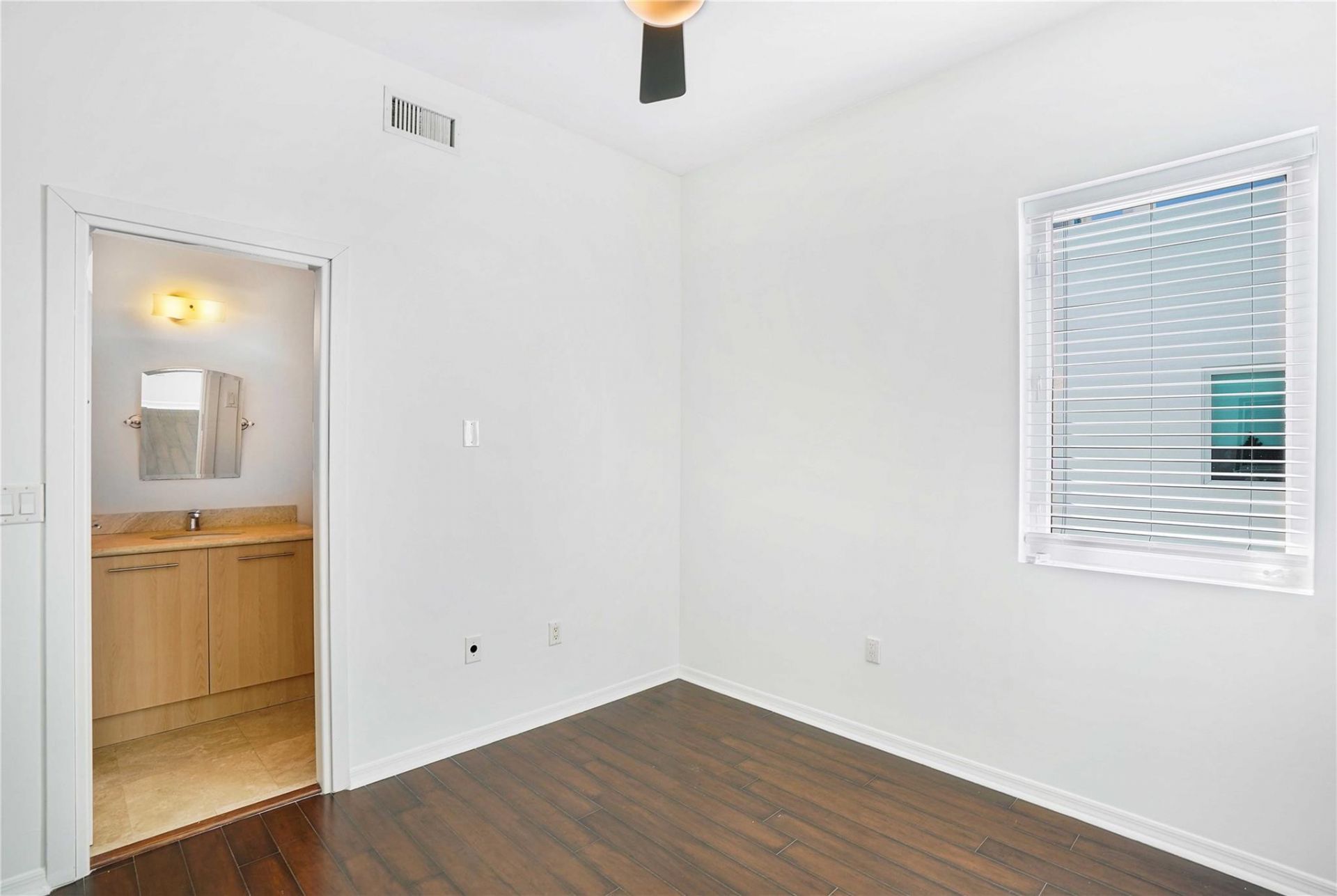 741 NE 4th Avenue, Unit 741, Fort Lauderdale, FL 33304 Photo
