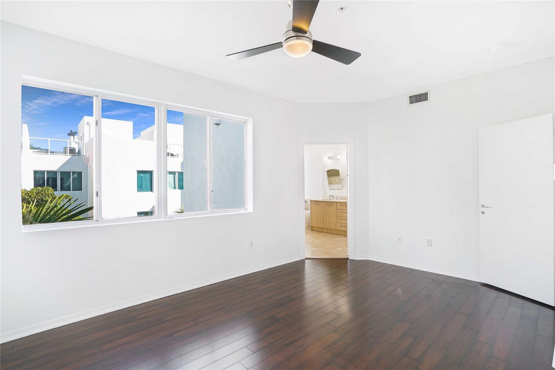 741 NE 4th Avenue, Unit 741, Fort Lauderdale, FL 33304 Photo