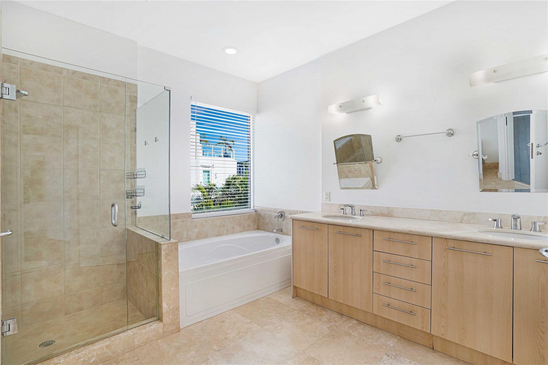 741 NE 4th Avenue, Unit 741, Fort Lauderdale, FL 33304 Photo