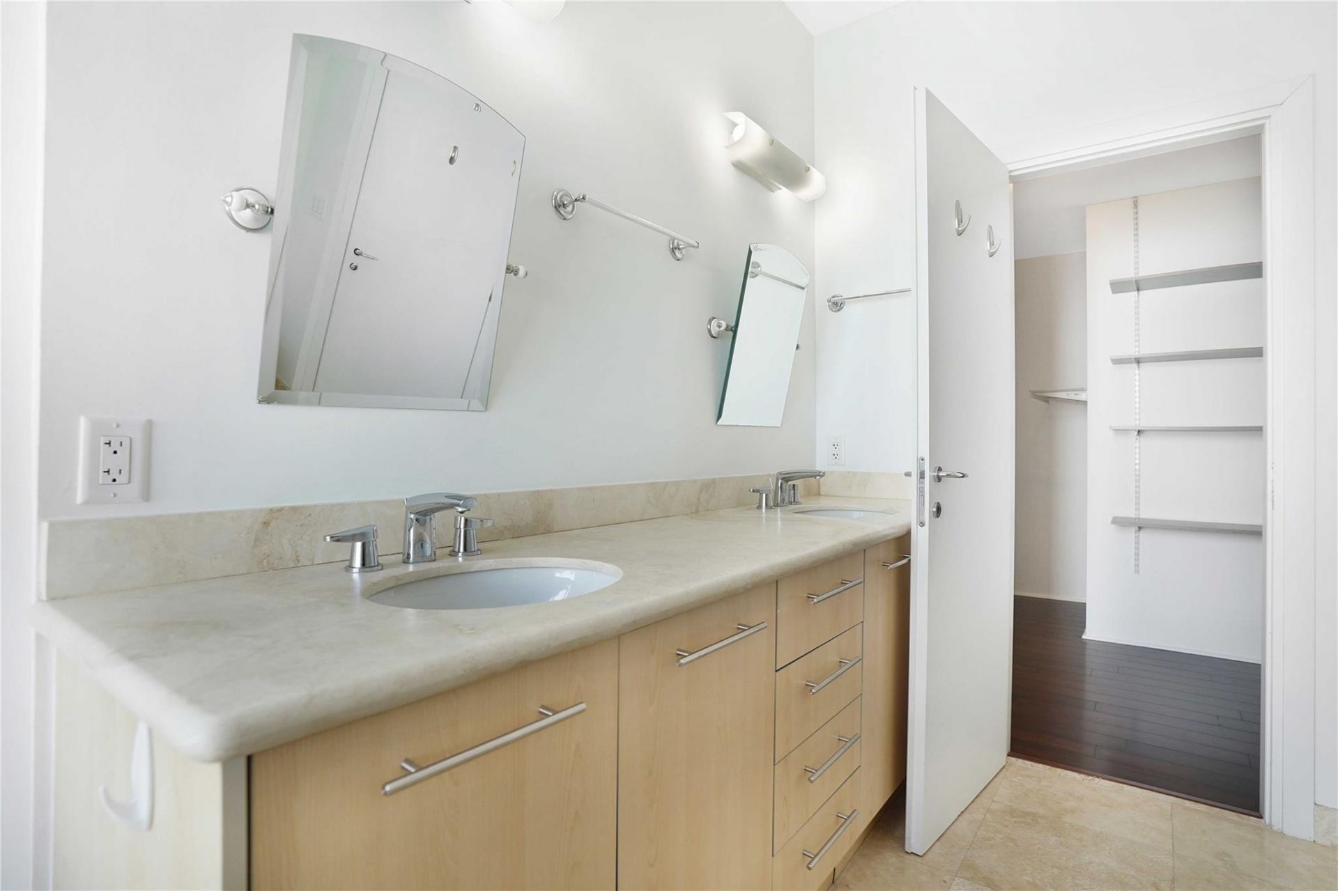 741 NE 4th Avenue, Unit 741, Fort Lauderdale, FL 33304 Photo