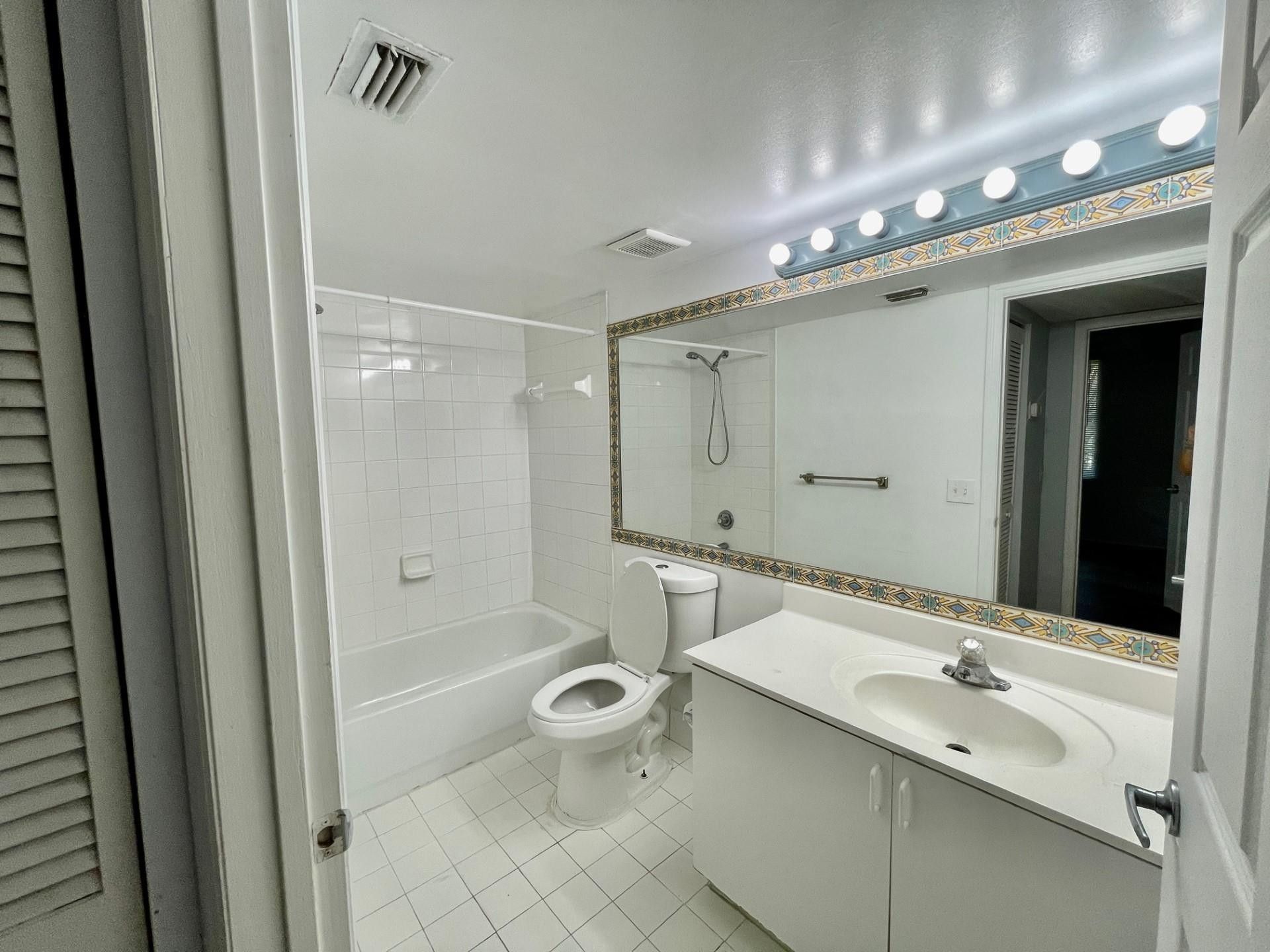 9615 NW 1st Court, Unit 10-202, Pembroke Pines, FL 33024 Photo