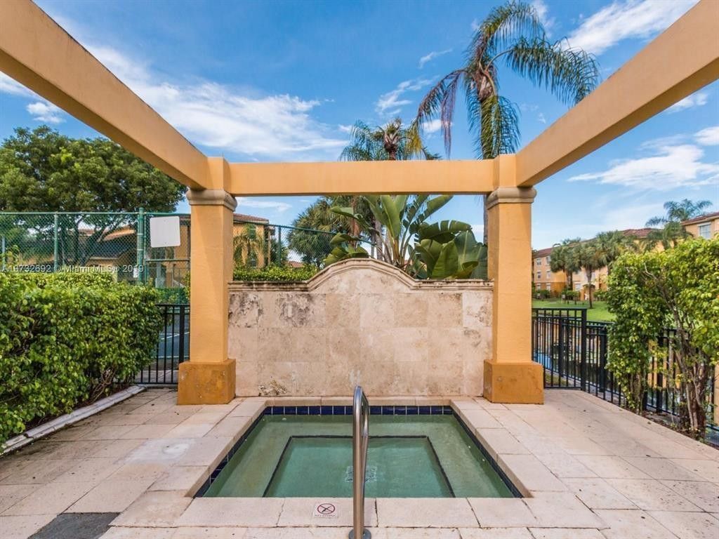 9615 NW 1st Court, Unit 10-202, Pembroke Pines, FL 33024 Photo