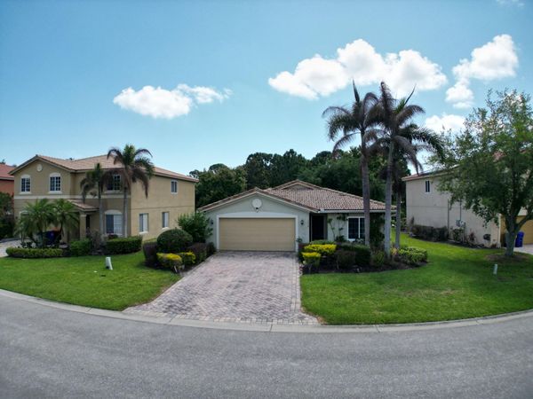 5574 43rd Court, Vero Beach, FL 32967