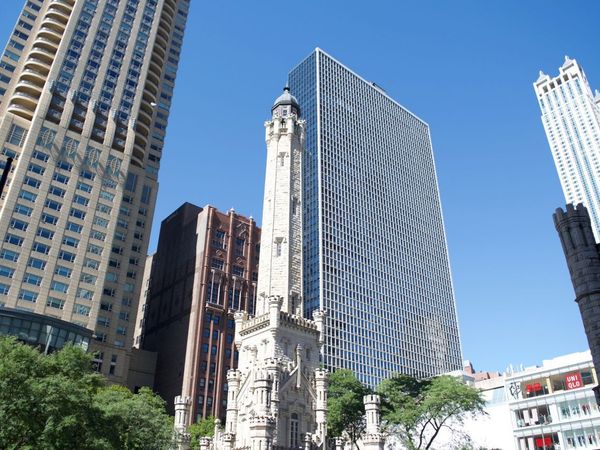 111 E Chestnut Street , Unit 24J, Chicago, IL 60611