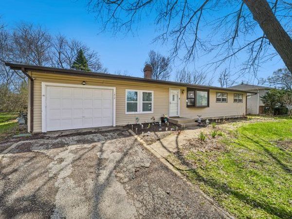 1412 Beach Road , McHenry, IL 60050