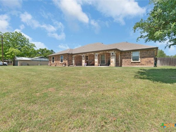 7 Deb Lynn Avenue , Lampasas, TX 76550