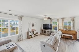 684 Dundee Court  photo 4