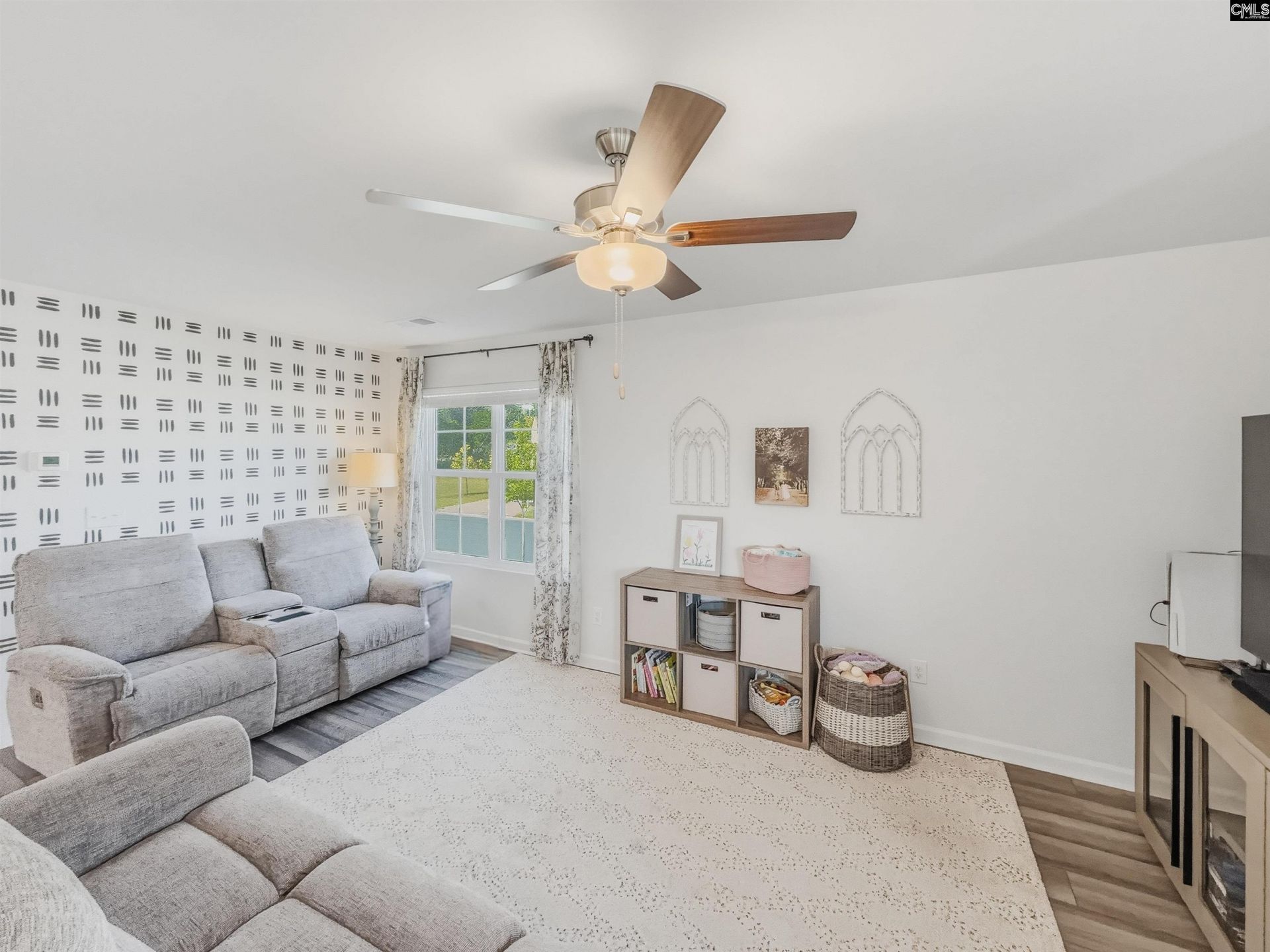 684 Dundee Court  Photo 6