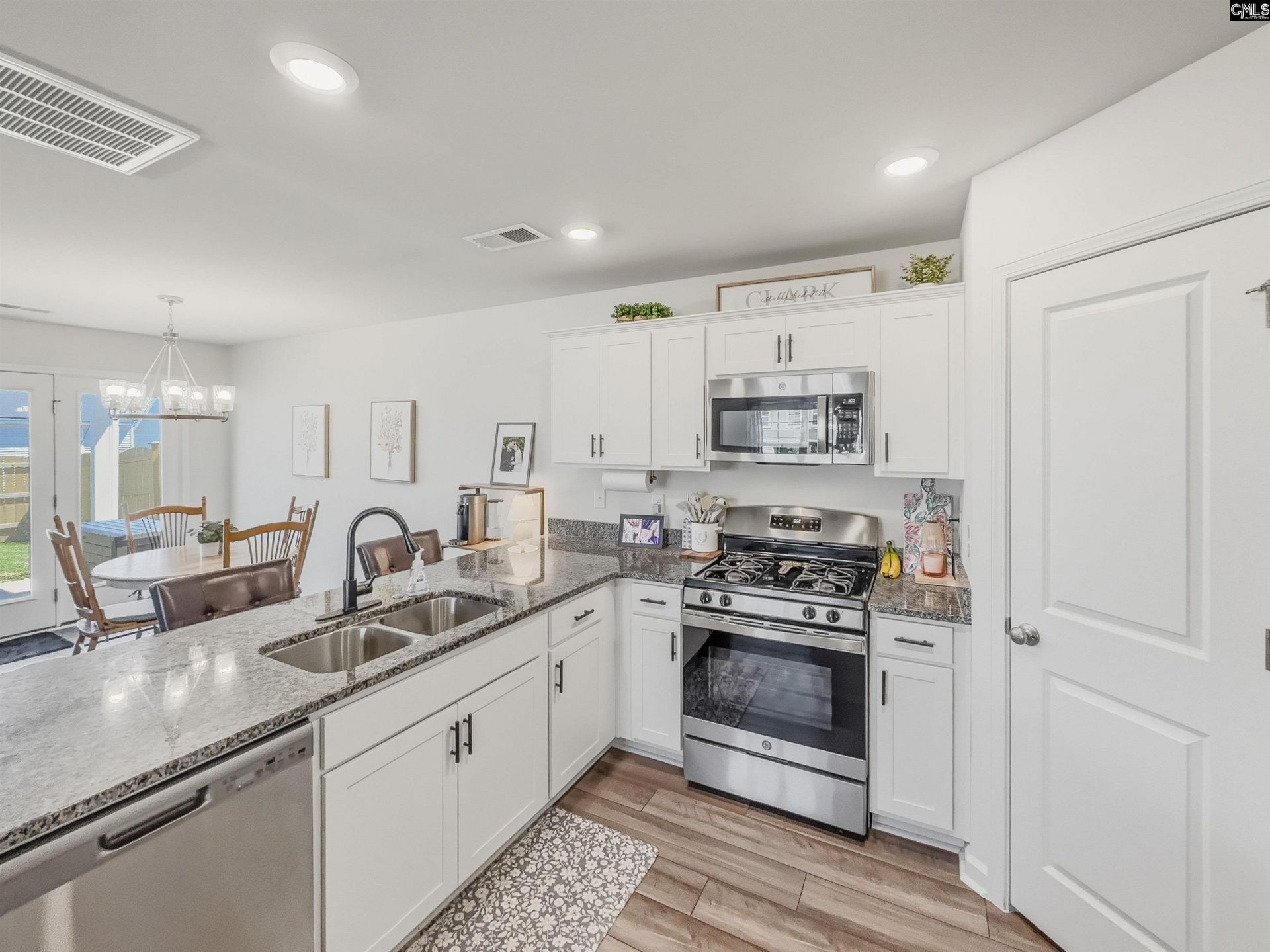 684 Dundee Court  Photo 8