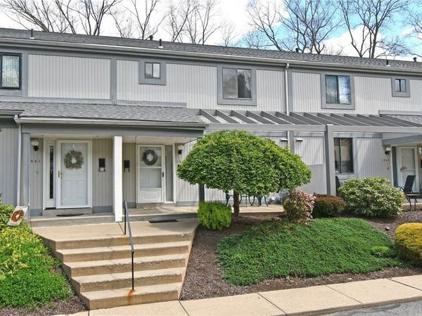 1543 Pinehurst Drive, Pittsburgh, PA 15241