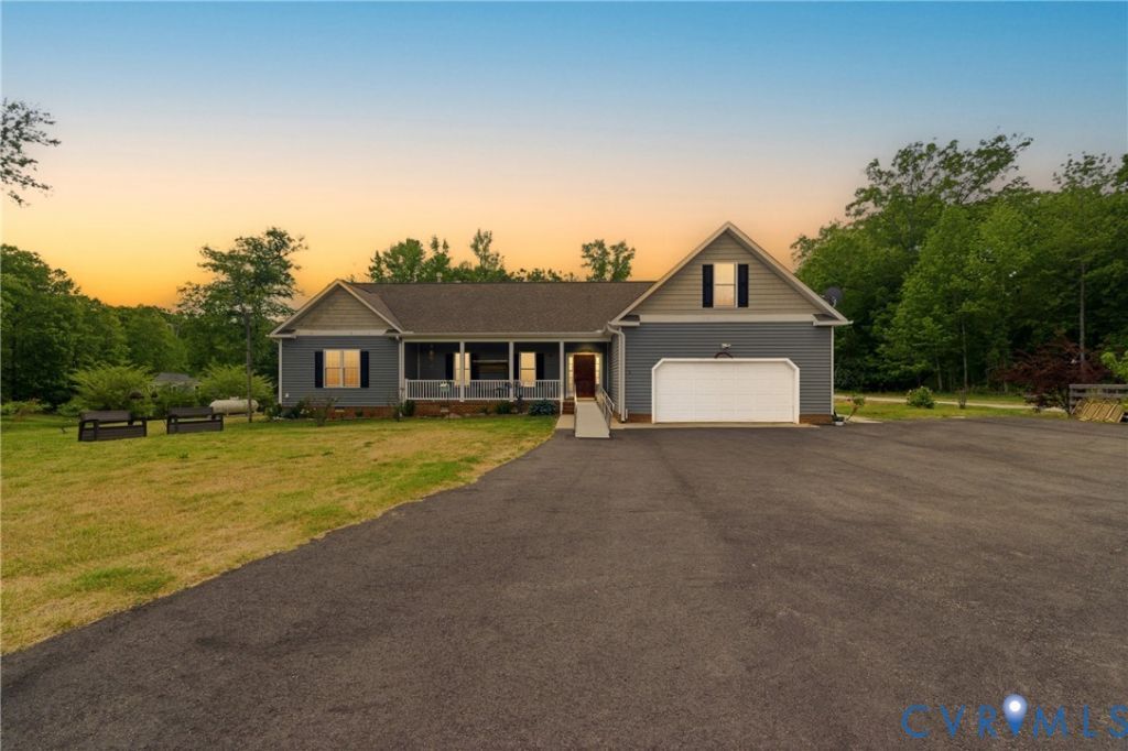 403 Oaktree Road, Williamsburg, VA 23188 Main Photo