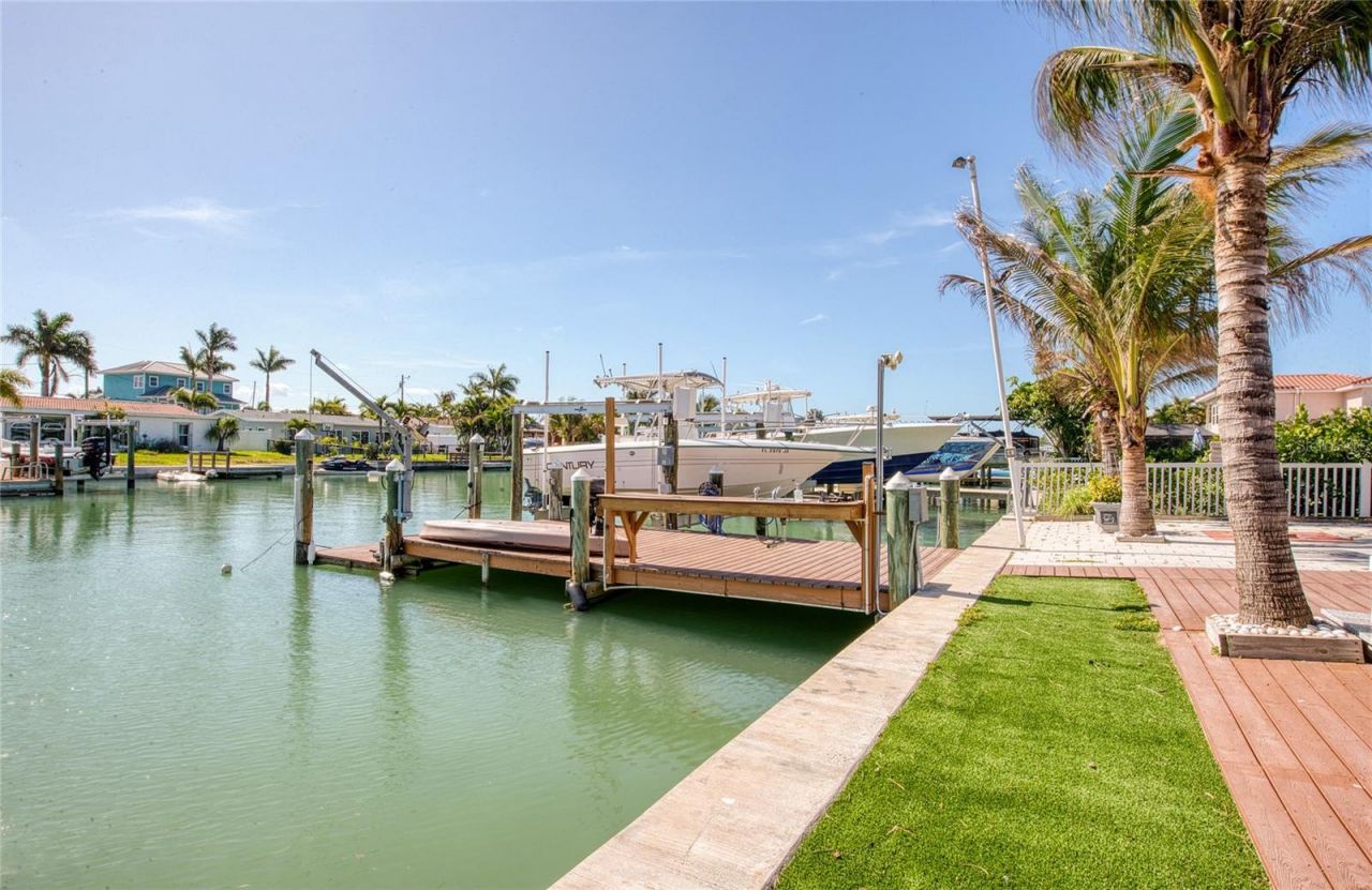 551 Crystal Drive , Madeira Beach, FL 33708 Photo