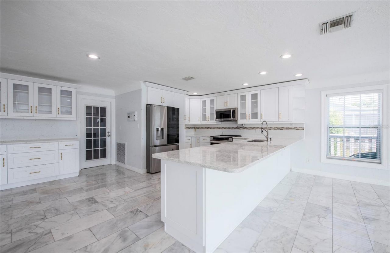 551 Crystal Drive , Madeira Beach, FL 33708 Photo