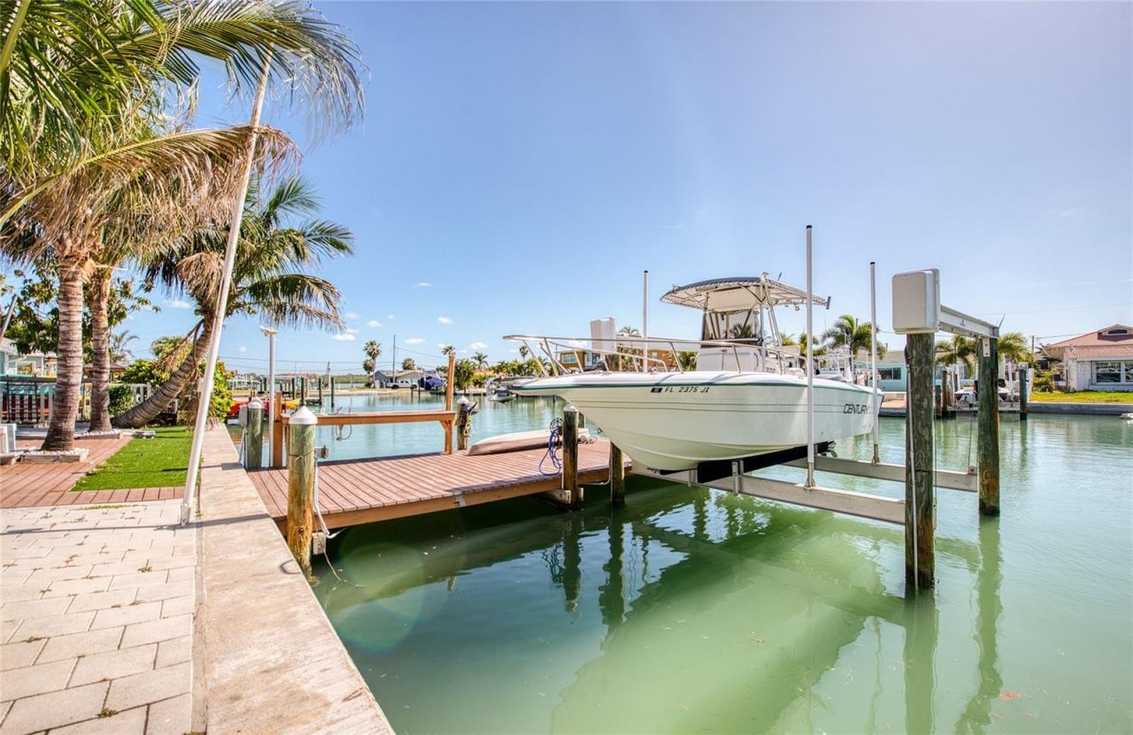 551 Crystal Drive , Madeira Beach, FL 33708 Photo