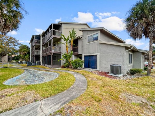 6336 NEWTOWN CIRCLE , Unit 36B2, TAMPA, FL 33615