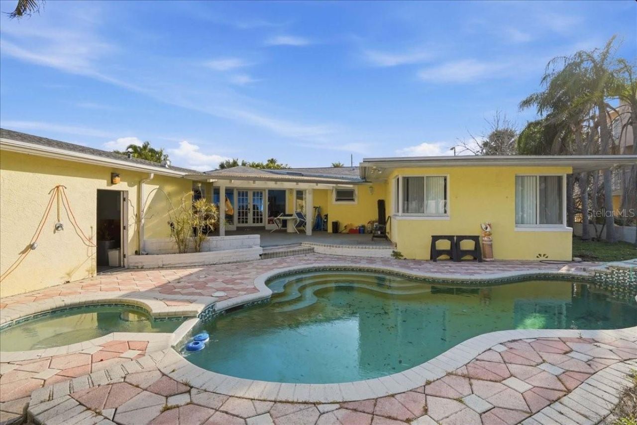 16007 Gulf Boulevard , Redington Beach, FL 33708 Photo
