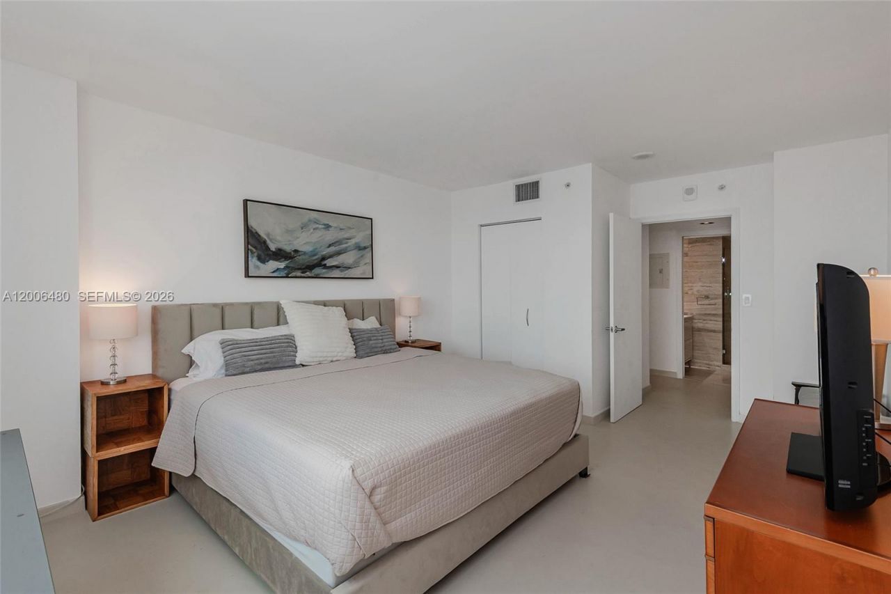 90 Alton Rd, Unit 2304, Miami Beach, FL 33139 Photo