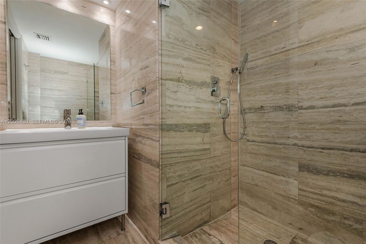 90 Alton Rd, Unit 2304, Miami Beach, FL 33139 Photo