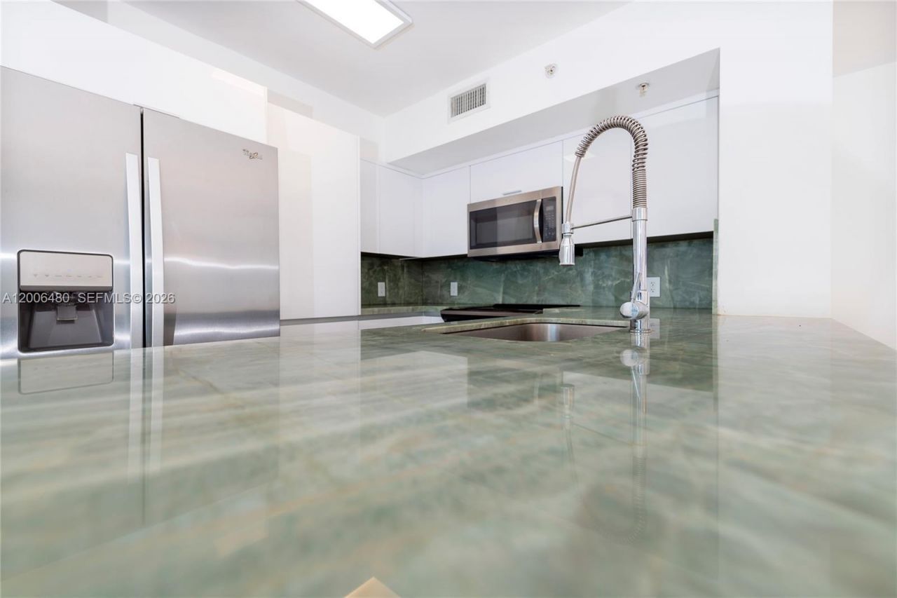 90 Alton Rd , Unit 2304, Miami Beach, FL 33139 Photo