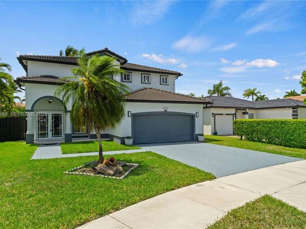 9576 SW 162nd Path , Miami, FL 33196