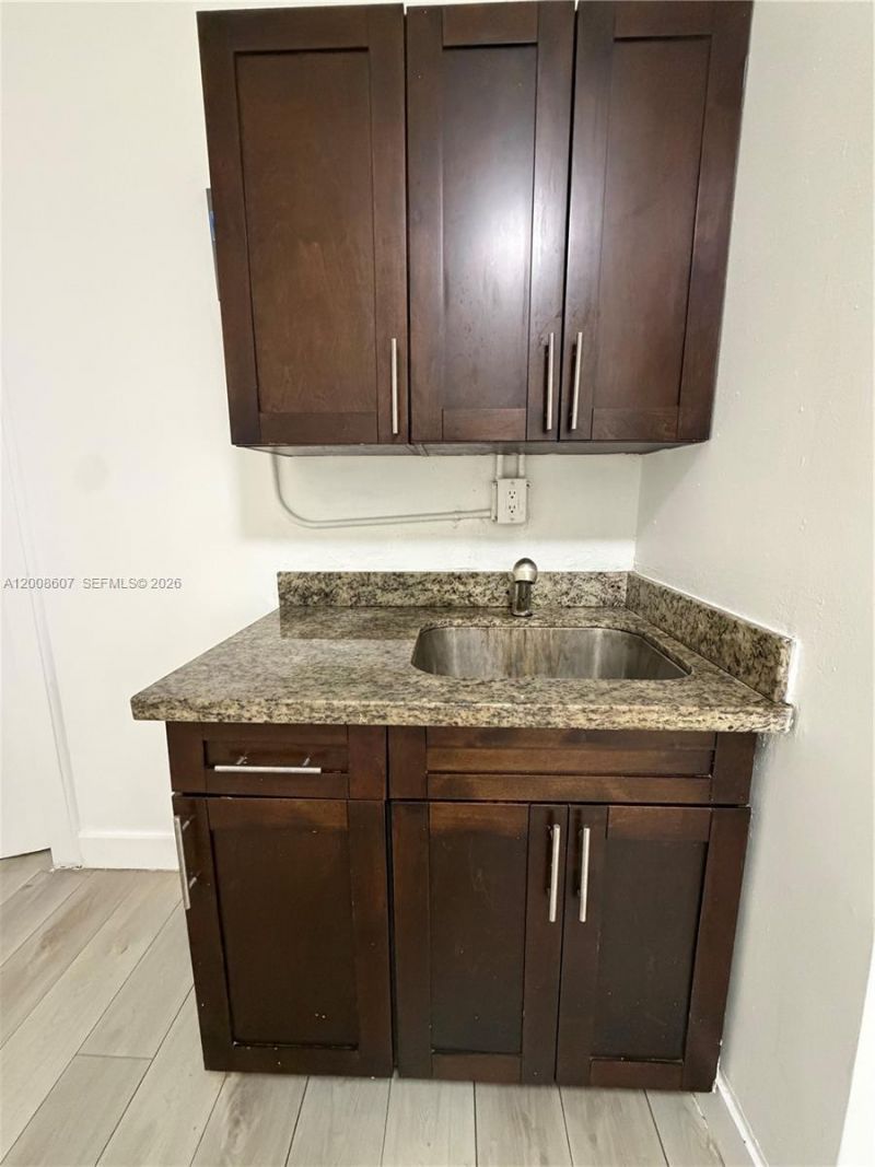 967 SW 5th St , Unit 12A, Miami, FL 33130 Photo
