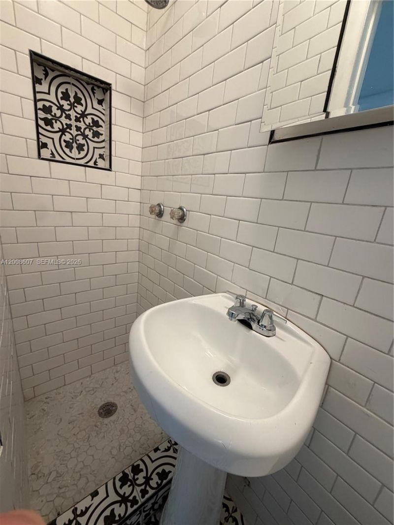 967 SW 5th St , Unit 12A, Miami, FL 33130 Photo