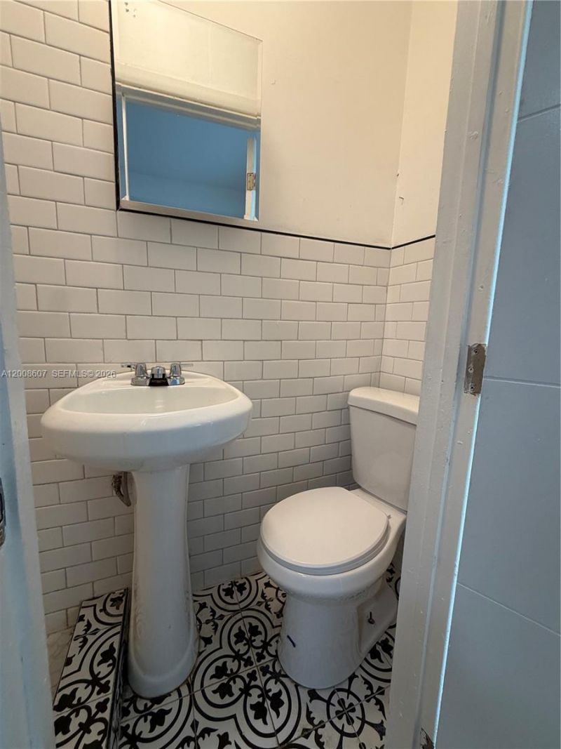 967 SW 5th St , Unit 12A, Miami, FL 33130 Photo