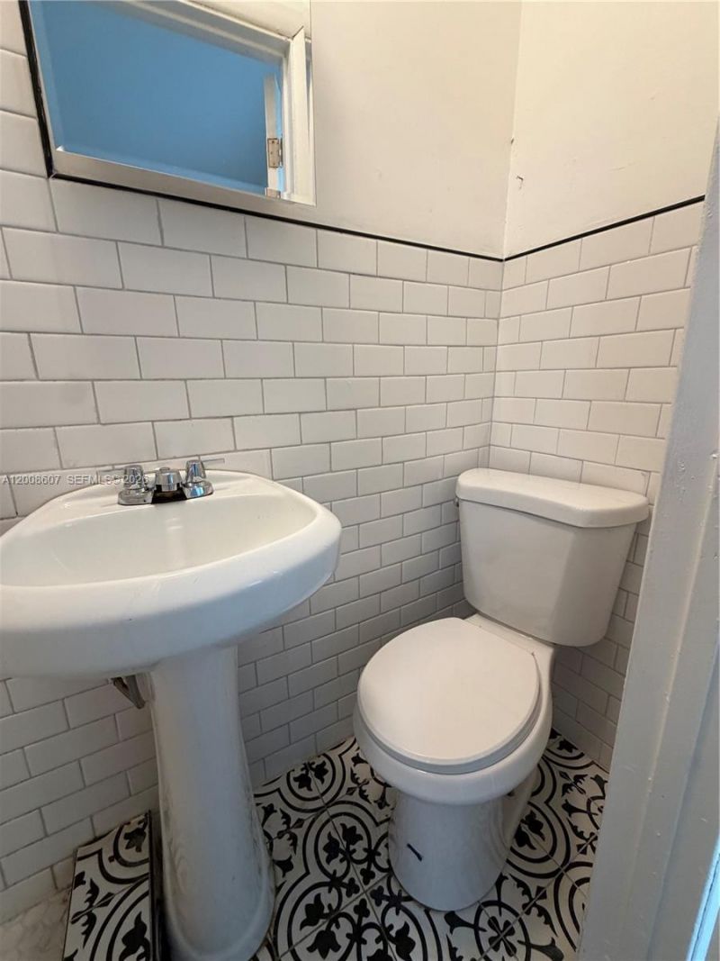 967 SW 5th St , Unit 12A, Miami, FL 33130 Photo