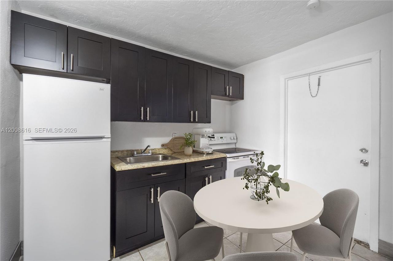 332 SW 3rd St , Unit 7, Belle Glade, FL 33430 Photo