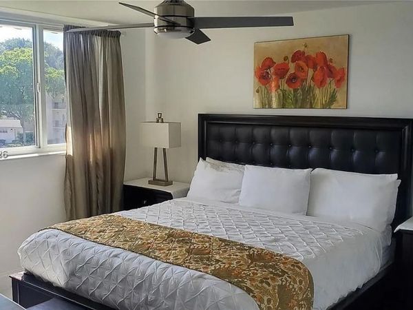 9720 S Hollybrook Lake Dr , Unit 303, Pembroke Pines, FL 33025