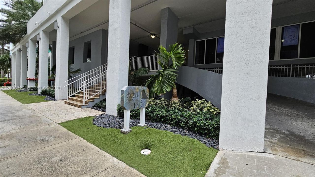 170 SE 14th St , Unit 1408, Miami, FL 33131 Photo