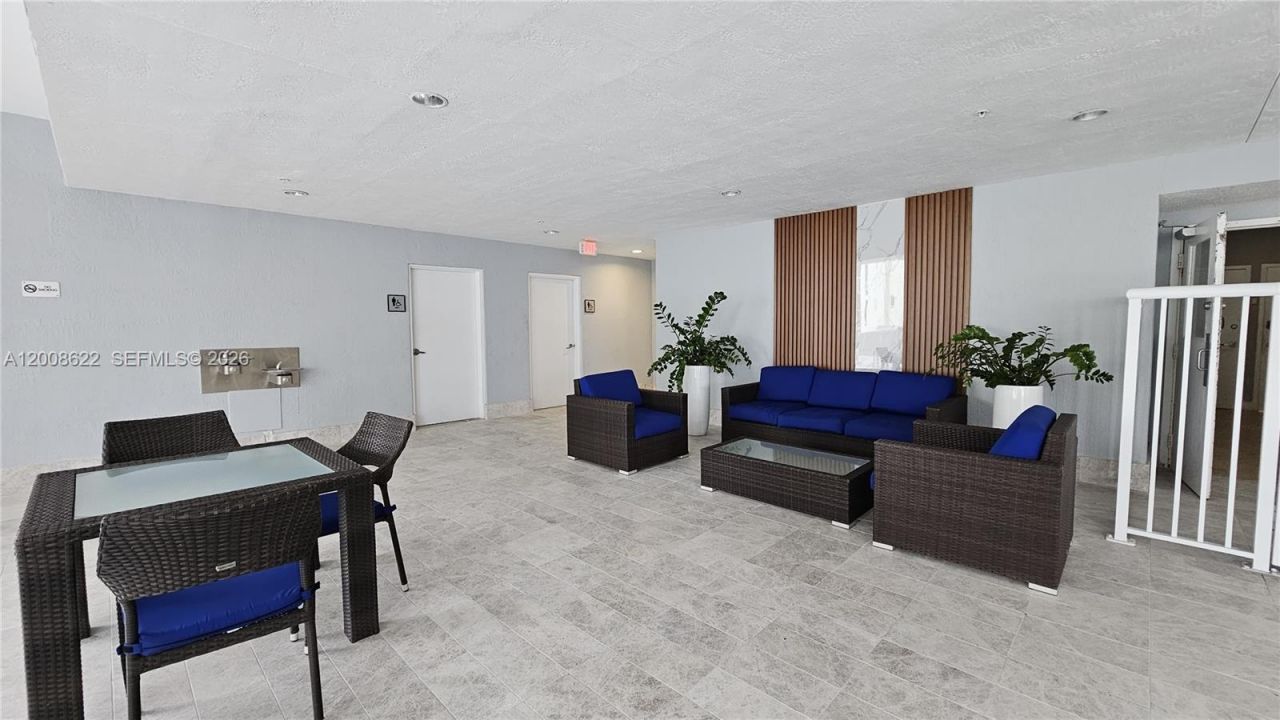 170 SE 14th St , Unit 1408, Miami, FL 33131 Photo