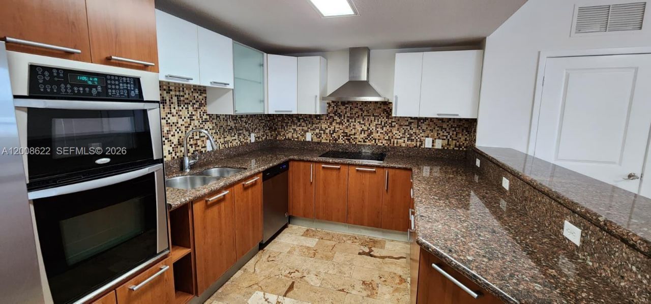 170 SE 14th St , Unit 1408, Miami, FL 33131 Photo
