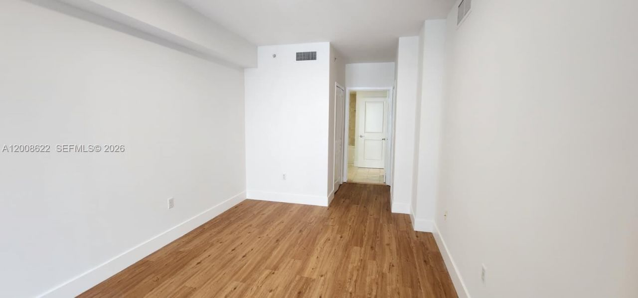 170 SE 14th St , Unit 1408, Miami, FL 33131 Photo