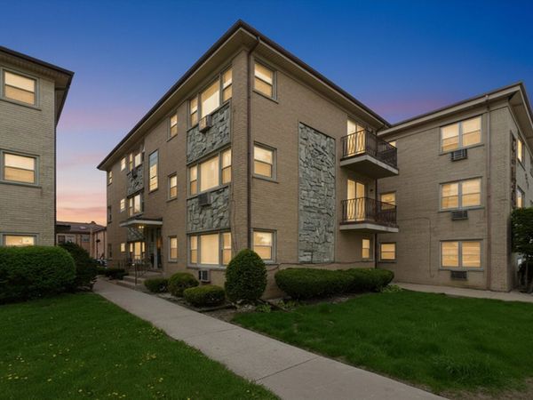 7709 W Marwood Avenue, Unit 3S, Elmwood Park, IL 60707