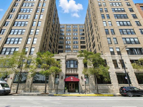 Unit 1206, Chicago, IL 60661