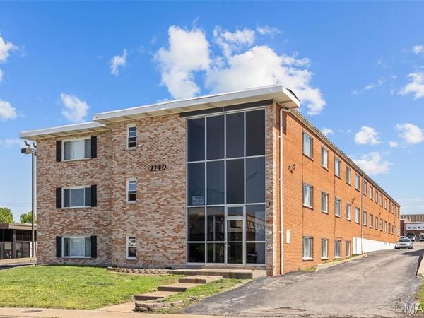 2140 Hampton Avenue, St Louis, MO 63139