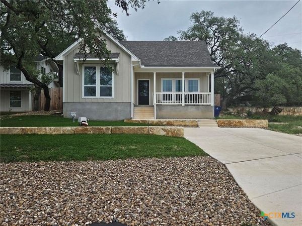 1095 Diamondhead Drive , Canyon Lake, TX 78133