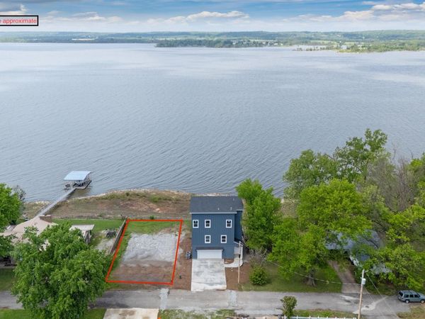 1666 Pinoak Street , Grove, OK 74344