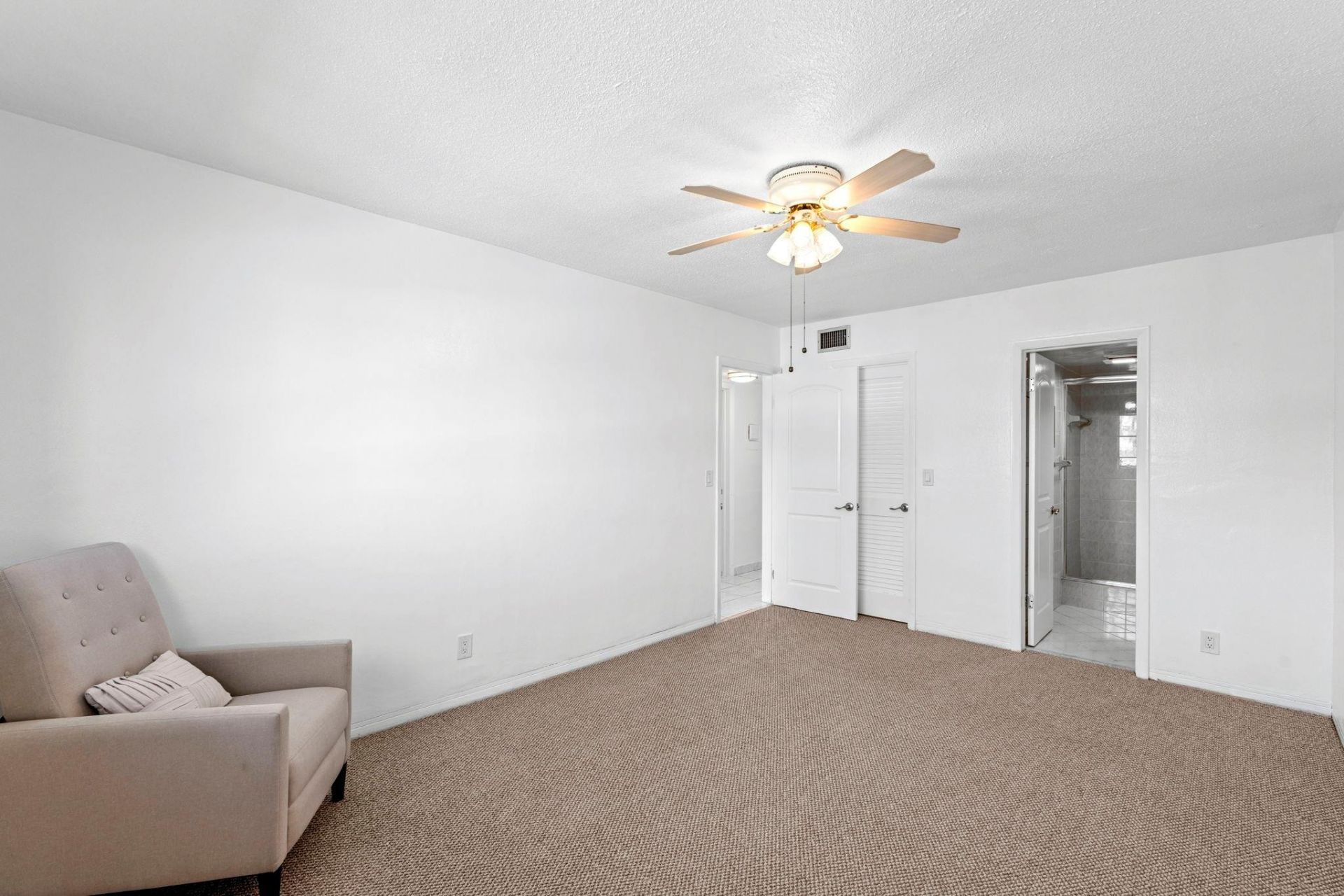 581 Blue Heron Drive, Unit 317-b, Hallandale Beach, FL 33009 Photo